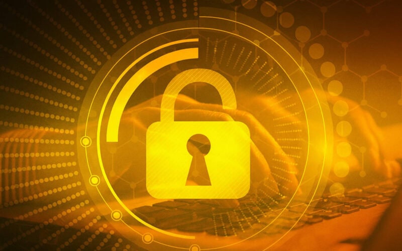 Cybersecurity: lucchetto dorato cybersicurezza normative digitali protezione dati