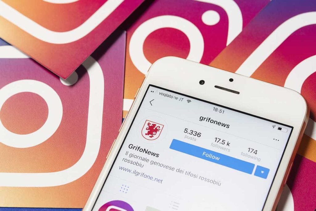 Truffe Instagram e WhatsApp: come riconoscere e difendersi dai falsi profili finanziari. Le truffe Instagram e WhatsApp stanno crescendo: profili clonati, gruppi fraudolenti e false promesse di guadagni facili. Ecco come riconoscerle e difendere i tuoi dati e risparmi.