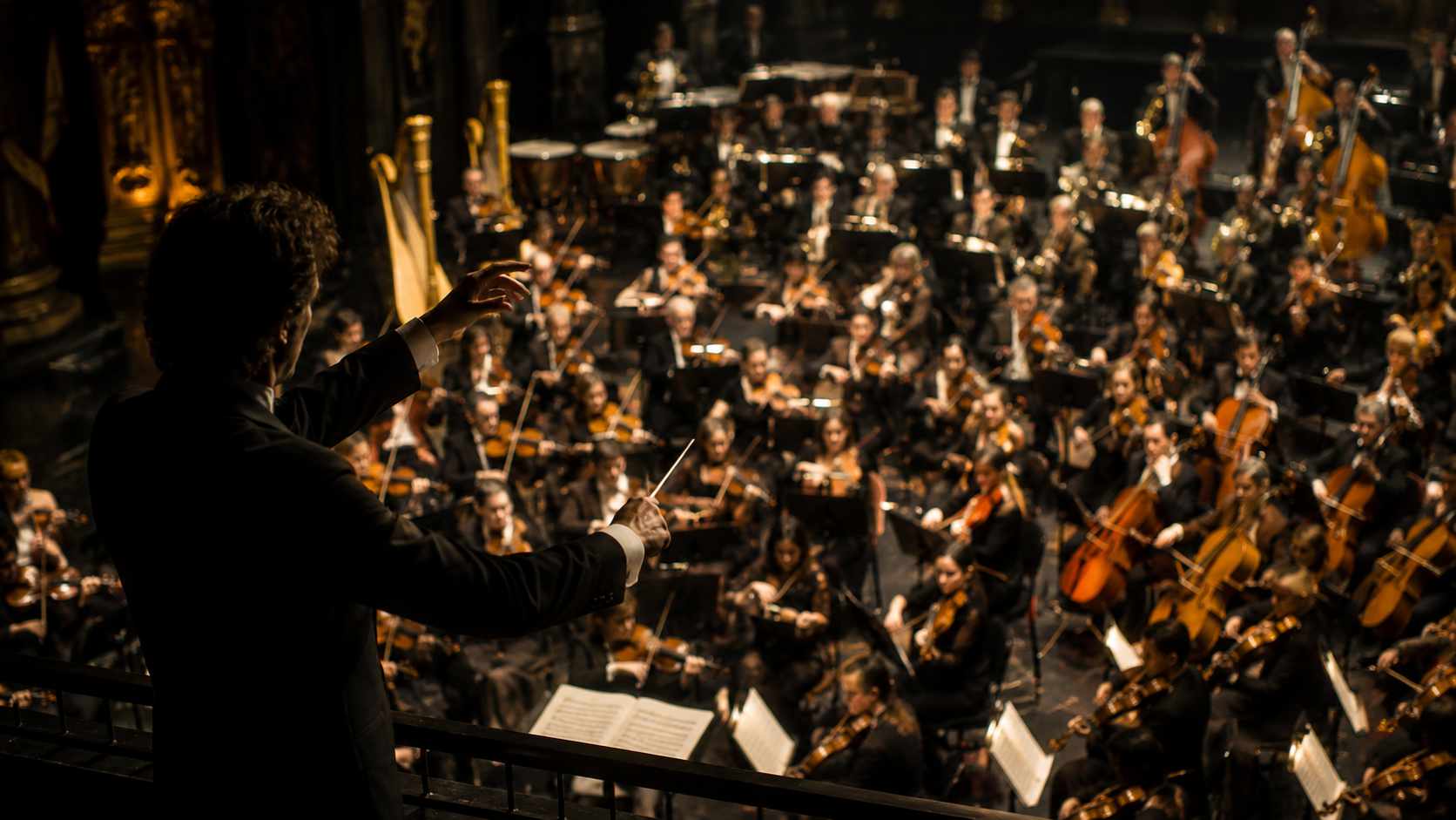 Azioni a voto plurimo: direttore d’orchestra guida una grande orchestra durante un’esecuzione sinfonica