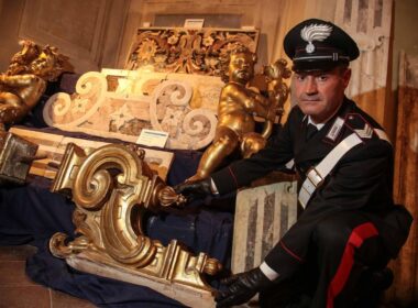 Che fine fanno le opere d’arte rubate: carabiniere del TPC mostra beni culturali recuperati da traffici illeciti