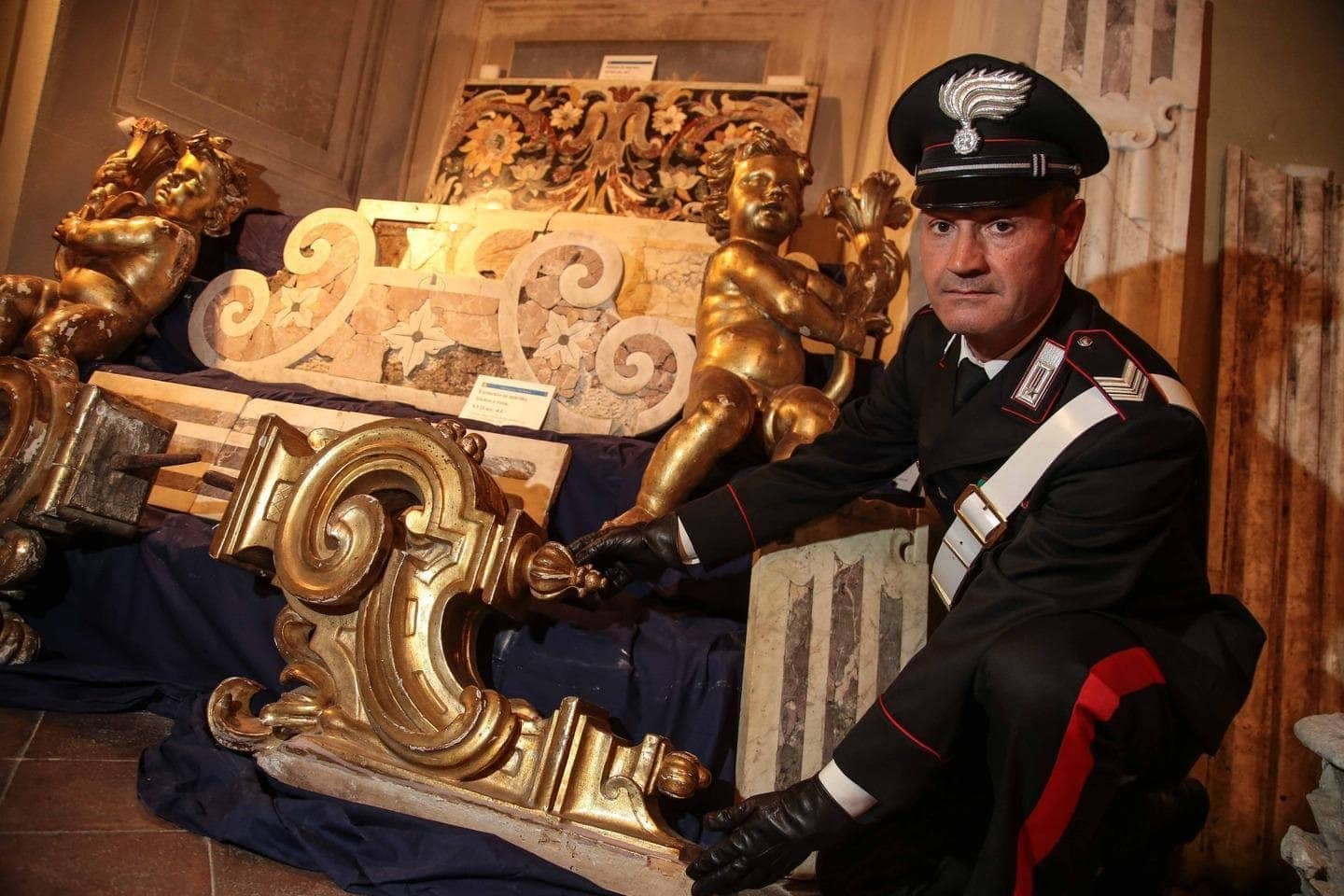 Che fine fanno le opere d’arte rubate: carabiniere del TPC mostra beni culturali recuperati da traffici illeciti