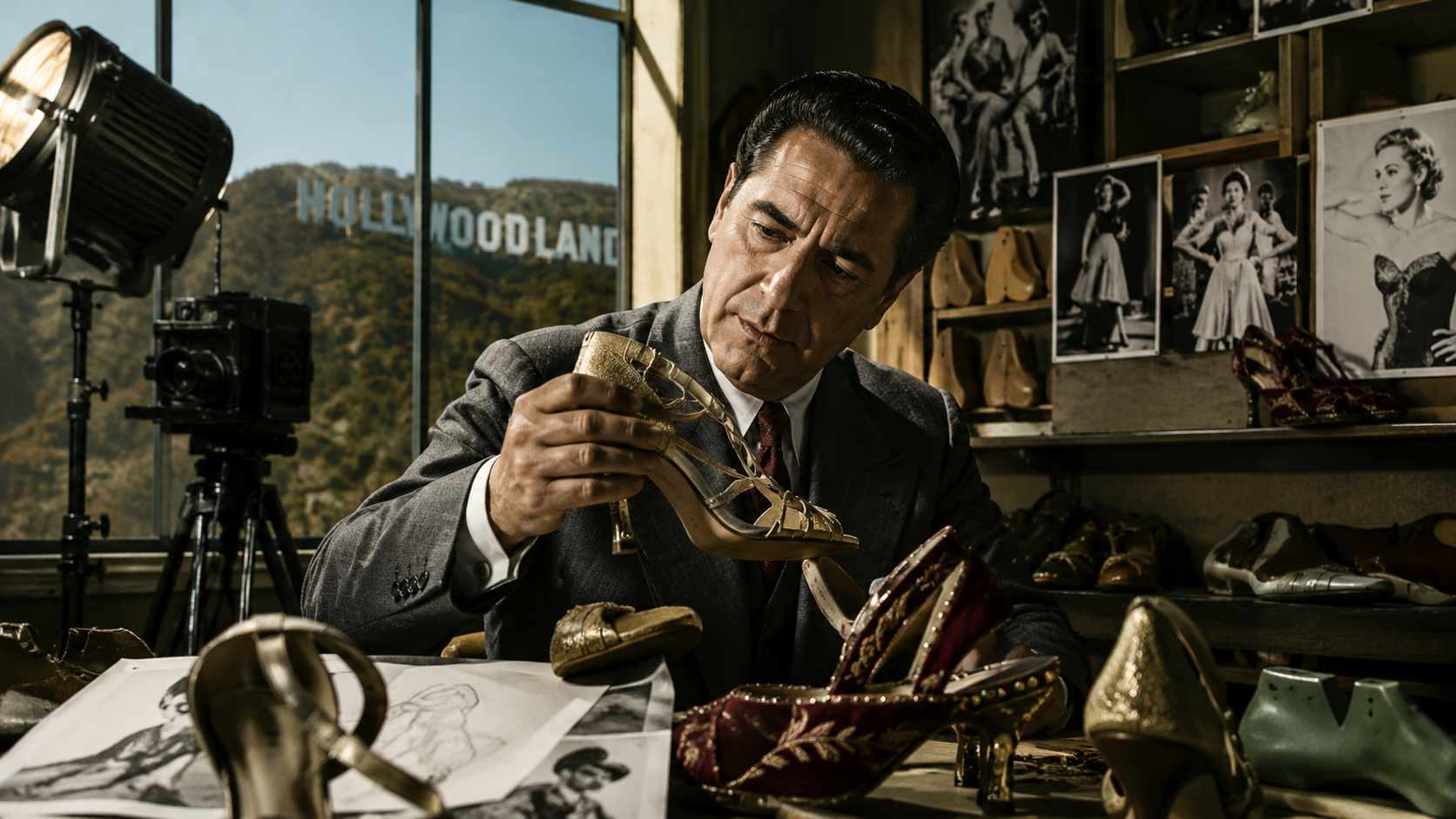 Salvatore Ferragamo a Hollywood, ricostruzione di un calzolaio al lavoro in un atelier cinematografico d’epoca